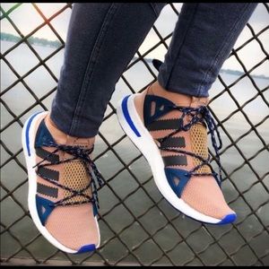 Adidas shoes. Great condition! Size 9